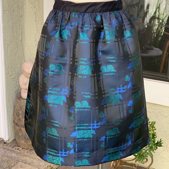 J CREW FACTORY woman’s skirt. Size 8 - Picture 4 of 8